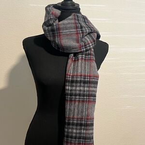 James Pringle Weavers 100 percent Wool Plaid Scarf NWT Grey Red Tartan